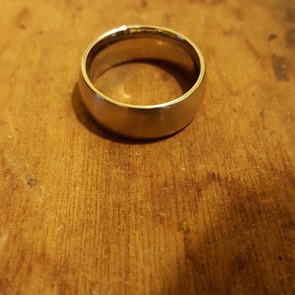 Silver wedding band - Picture 1 of 3